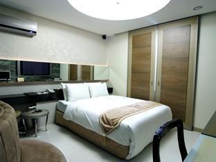 Ritz Seoul Hotel Exterior photo